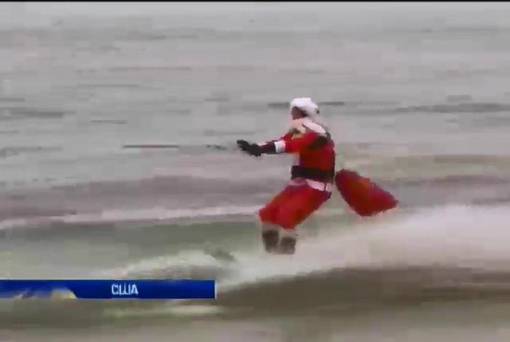 У США Санта прокатався на водних лижах