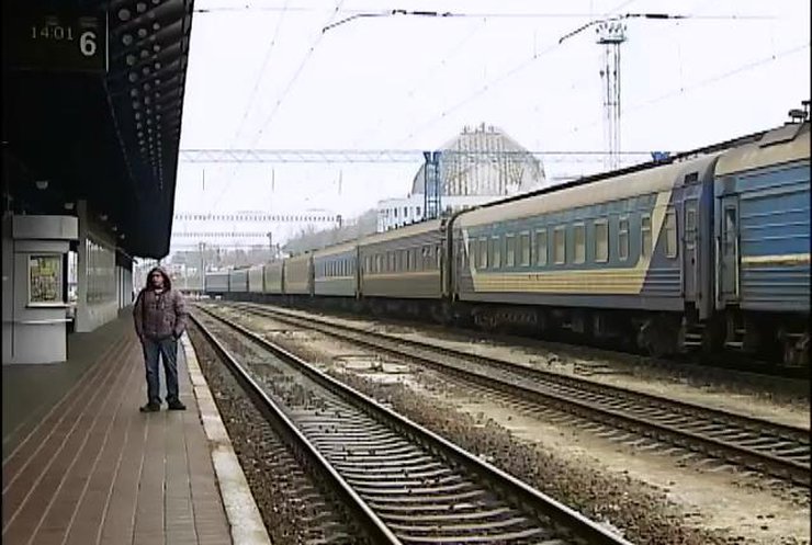 Поїзди на Севастополь і Симферополь припиняють ходити вже завтра (відео)