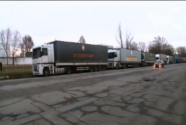 Гумконвой Ахметова пропустили на Донбасс