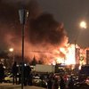 В центре Харькова после взрывов горит кафе (видео)