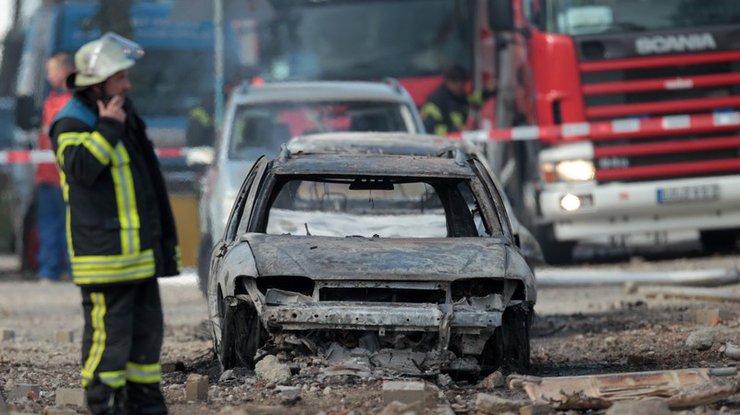 На Новый год во Франции сожгли почти тысячу автомобилей