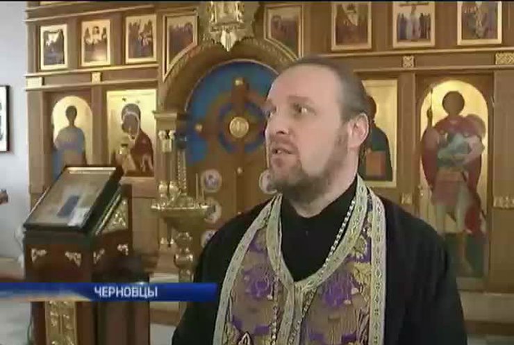 В Черновцах священник служит на языке жестов