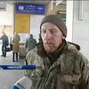 В Николаеве проводник выбросила вещи военных из поезда