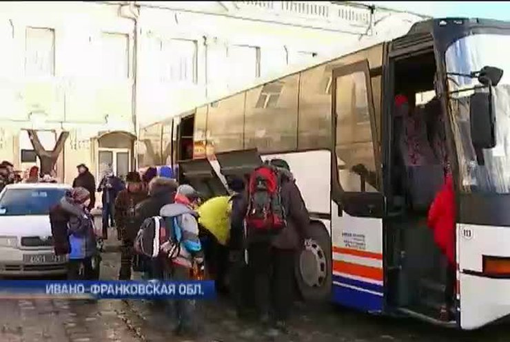 Полтысячи детей с Востока и Юга отпразднуют Рождество на Прикарпатьи