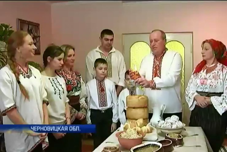 "Подробности" показали подготовку к Сочельнику на Буковине