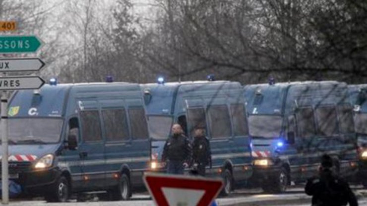 Полиция Франции окружила терористов Куаши: ведут переговоры (фото)
