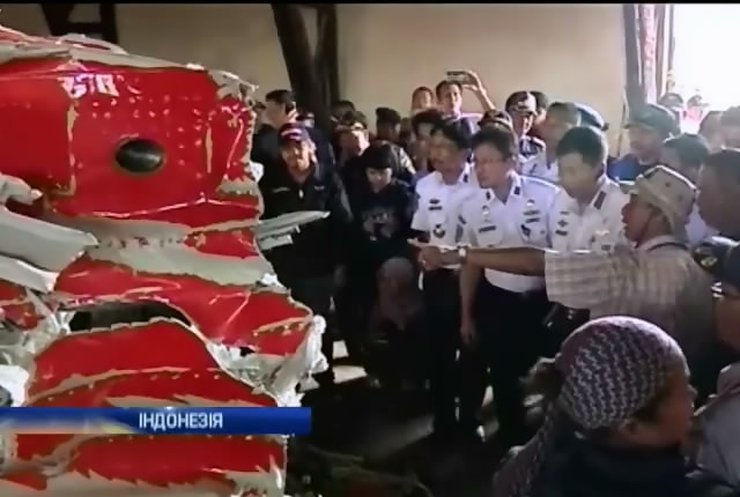 У Індонезії знайдено обидва самописці лайнера Air Asia