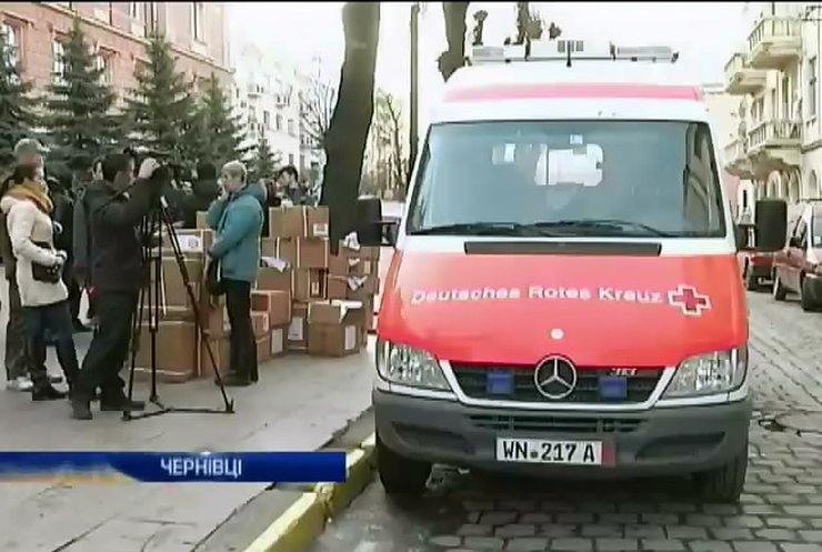 Буковинці передали військовим на Донбас надсучасний реанімобіль