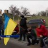 На Львівщині загиблого солдата проводжали на колінах