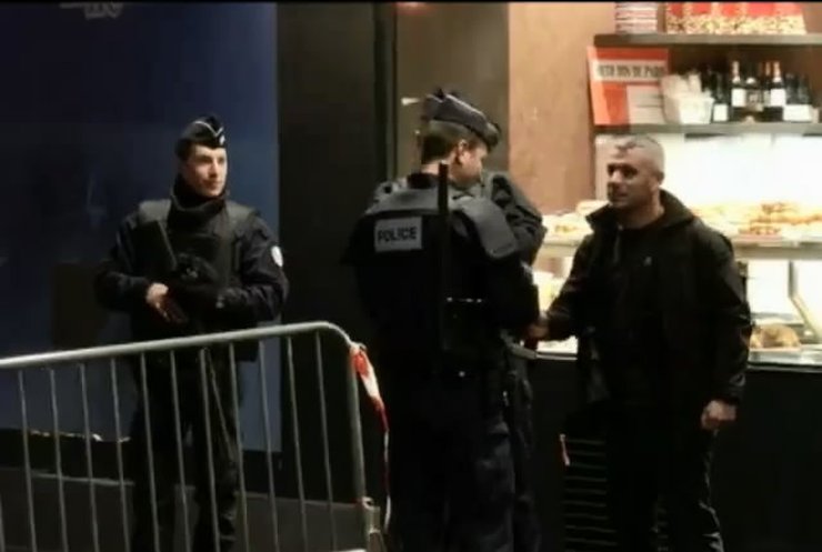 У Франції злочінець з автоматом та заручниками виявився навіженим