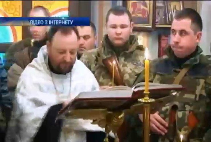 У Дніпропетровську військових молитвами проводжали на Донбас (відео)
