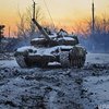 Славяносербск и Новгородское обстреливают танками