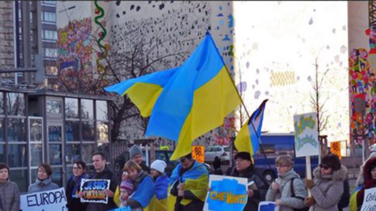 В 13 странах мира проходят марши солидарсности с Украиной (фото)