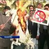 У Пакистані мусульмани та християни спалюють прапори Франції