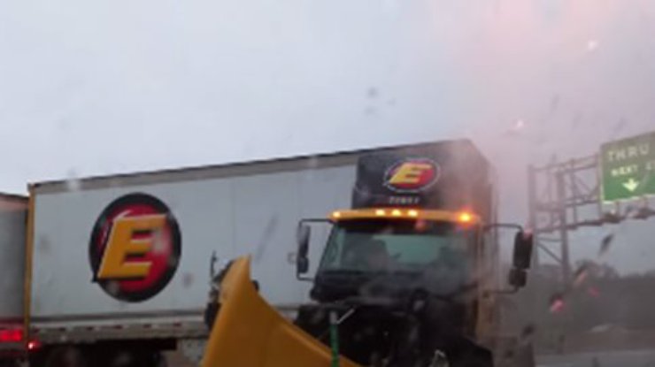 Крупную аварию в Нью-Джерси случайно заснял водитель  (видео)