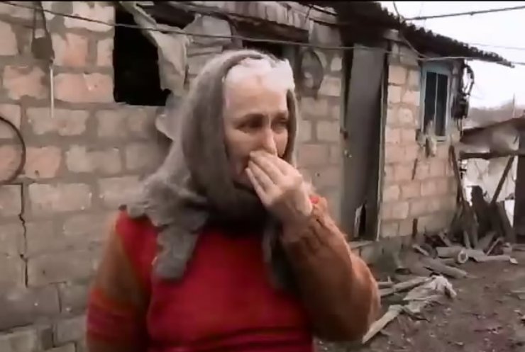 Жители Крымского бегут из села под страхом обстрелов