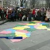 Школьники Львова сложили огромный пазл Украины