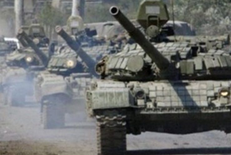 Росія надсилає танки та Гради до кордону України