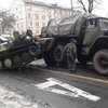 Террористы в Донецке протаранили бронемашиной маршрутку (фото)