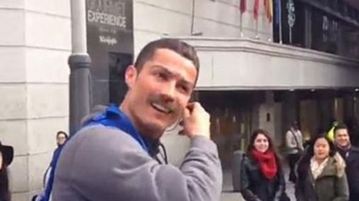Роналду удивил фанатов, переодевшись в бездомного (видео)