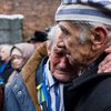 Россияне разозлились на 90-летнего узника Освенцима из-за ленточки