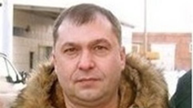 Беглый лидер луганских террористов Болотов грузит конвои Путина в Москве