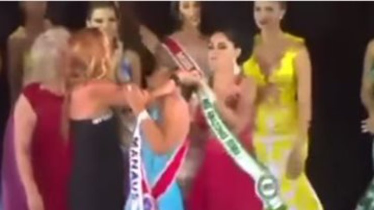 На "Мисс Амазонке" с победительницы сорвали корону (видео)