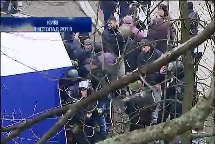Тітушек на Майдан завозили кримінальні ватажки