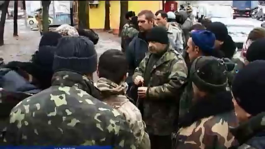 Військові відмовляються воювати без командира - рятівника