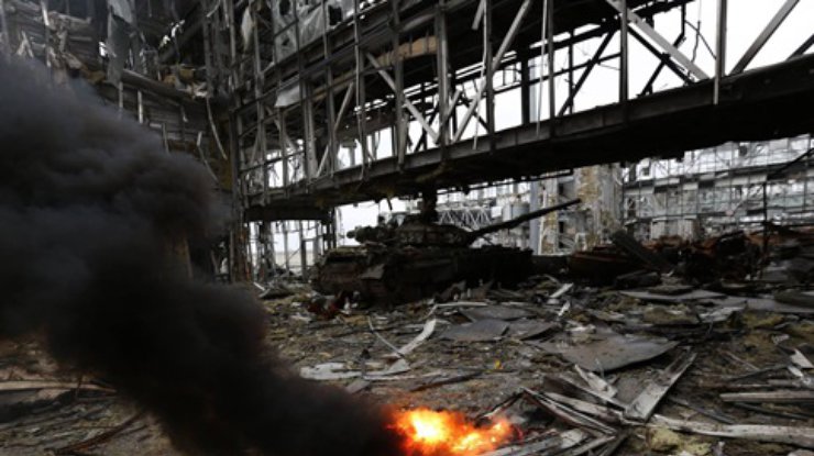 Киборг выжил, проведя 8 дней под завалами аэропорта Донецка