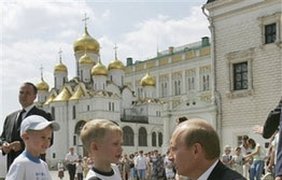 - Как живете? Как животик?