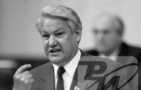 - Я сегодня ночью.. решил на свежую голову, так сказать, часа в два ночи почитать Пушкина. Оказалось не так просто!
