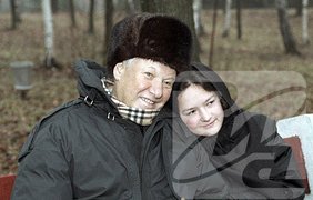 - Я тоже уже дедушка: у меня три внука. Ой, что это я, у меня четыре внука. Совсем заездился: