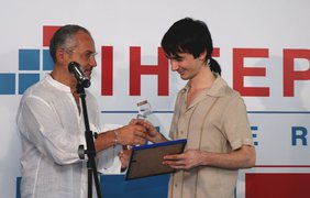 Влад Осипов делится журналистским опытом с Савиком Шустером