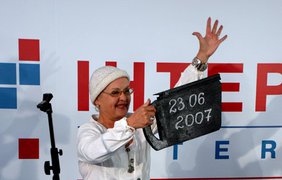 - Ну что, ребята... Финальный "хлоп"?