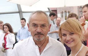 - И ничего не "хлоп"! А как же фуршет?