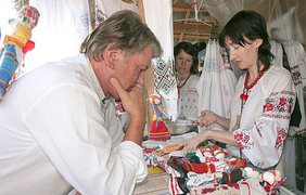 "Господи Боже мой, за что такая напасть на нас грешных! И так много всякой дряни на свете, а ты еще и жинок наплодил!"