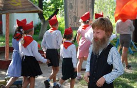 Пионеры! Самые настоящие. Эх... я бы тоже хотел так ходить.