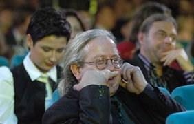 Звонок другу. "Слушай, тут такие мулатки!"