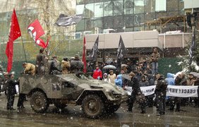 Из-под броневика торчали усы Корчинского