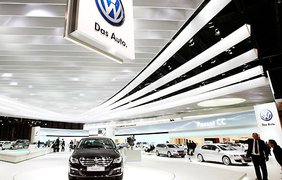 Павильон Volkswagen и VW Passat