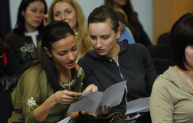 - Ничего себе, расписаньице! Придется таки грызть гранит гламура!