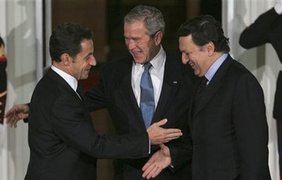 Джордж Буш, Николя Саркози и Хосе Мануэль Баррозу