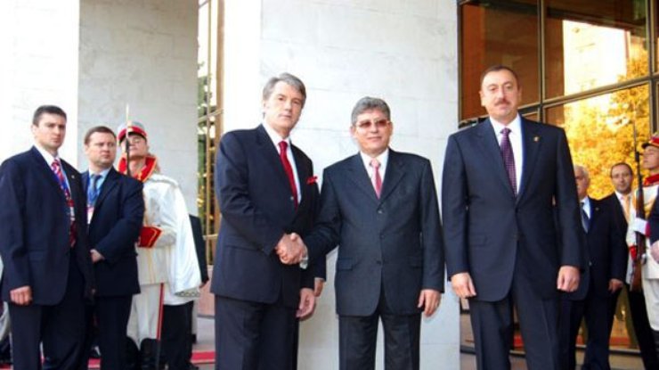 Президент Украины Виктор Ющенко, и.о. президента Молдовы Михай Гимпу и президент Азербайджана Ильхам Алиев