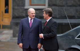 Виктор Ющенко и Александр Лукашенко