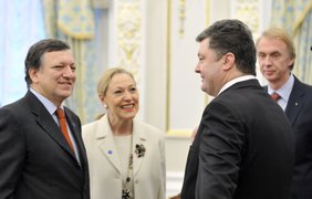 Жозе Мануэль Баррозу, Бенита Ферреро-Вальднер, Петр Порошенко и Владимир Огрызко