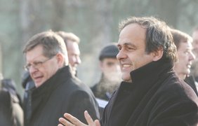На презентации присутствовал президент европейского футбольного союза (УЕФА) Мишель Платини