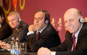 Пресс-конференция после окончания презентации логотипа Евро-2012