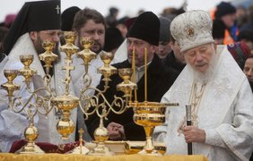 Предстоятель УПЦ (МП) митрополит Владимир (Сабодан) проводит обряд освящения вод Днепра