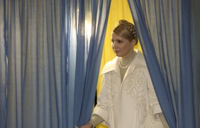 Юлия Тимошенко проголосовала по месту прописки в Днепропетровске